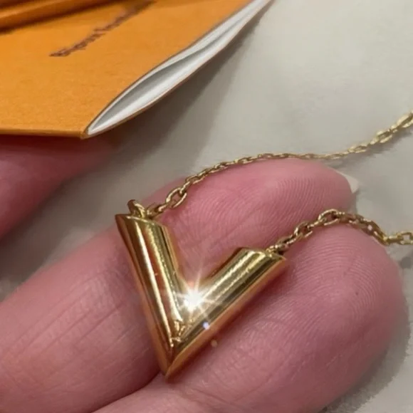 Authentic Gold Plated Louis Vuitton V Necklace - Picture 4 of 7